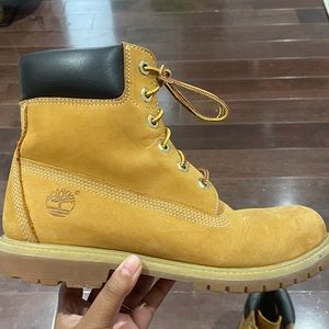 TIMBERLANDS SIZE 8 youth or SIZE 8-9 woman’s